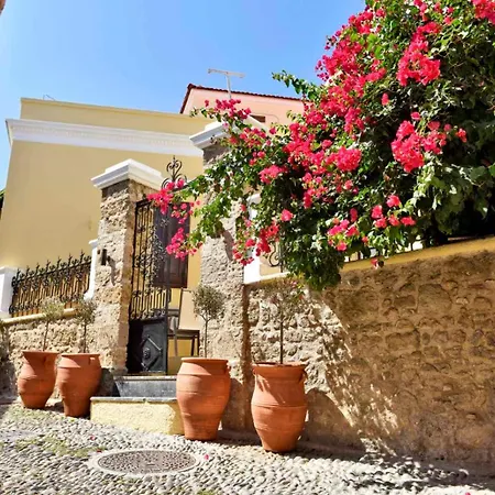 Ferenikis Luxury House Old Town